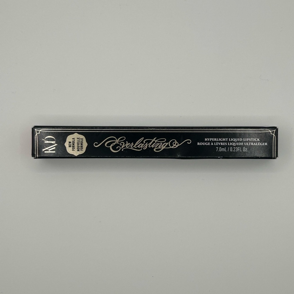 Everlast Hyperlight Liquid Lipstick - Black with Gold Script